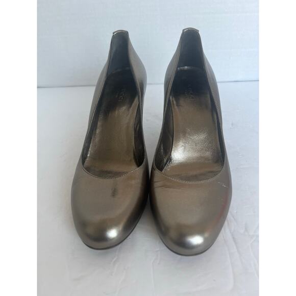 GUCCI Leather Champagne Gold Round Toe Black Low Heel Pump Shoes Size 8 Narrow - Picture 3 of 12